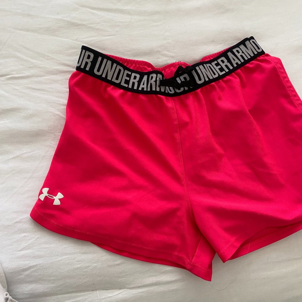 UNDER ARMOUR HEAT GEAR HOT PINK SHORTS WITH BLACK BAND SIZE YOUTH LARGE